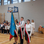Zdjęcie nr 9 - Poczet sztandarowy SP.11 w asyście uczniów  - prezentacja sztandaru_.jpg