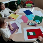 Tworzenie pracy plastycznej z wykorzystaniem róźnych materiałów.jpg