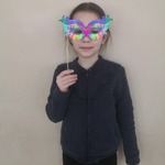 Oliwia wykonała maskę karnawałową.jpg