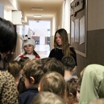 Zdjęcie nr 17. Koziołek Matołek opowiada dzieciom o historii SP11_.jpg