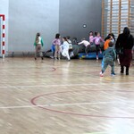 Zdjęcie nr 21. Gry i zabawy na sali gimnastycznej_.jpg