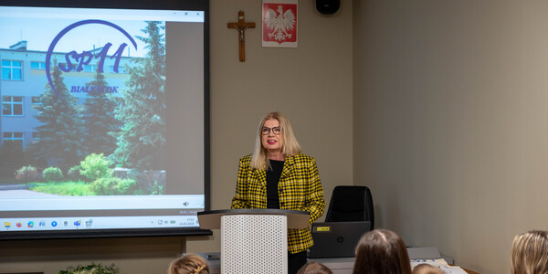 Zdjęcie nr 1  - Przemówienie Pani Dyrektor Bożeny Chodynieckiej_.jpg