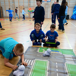 31 - Zabawy uczniów z robotem FOTON.jpg