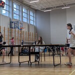 13. Rozgrywka tenisowa między dziewczętami kl. 7-8.jpg