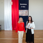 Zdjęcie nr 11. Uroczyste chwile - P. Dyrektor Bożena Jolanta Chodyniecka oraz P. Sylwia Cichocka_.jpg