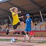 23.Chłopiec skaczący w dal.jpg