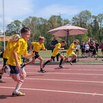 7. Chłopcy biegną na 60 m.jpg