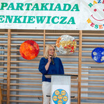 Zdjęcie nr 7. P. Iwona Harasimczuk zapowiada rozpoczęcie zawodów_.jpg