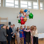 Zdjęcie nr 13. Kolorowe balony unoszą się nad głowami gości.jpg