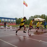 2a. Chłopcy w czasie biegu na 60 m.jpg