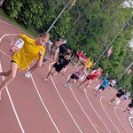 8. Start biegu dziewcżąt na 200 m.jpg