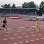9. Dwie dziewczynki biegnące na 200 m.jpg