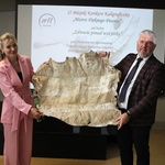 44. Pan Urbański przedstawia jak wygląda perganin służacy do pisania..JPG