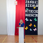 zdjęcie 6 - Przywitanie społeczności szkolnej przez Panią Dyrektor.jpg