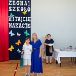 zdjęcie 18 - Pani Dyrektor z uczniem SP11.jpg