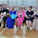 63. Dyrekcja wraz z gośćmi tuż po wręczeniu upominków.JPG