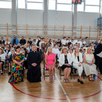 Zdjęcie 5 - Dyekcja i zaproszeni goście podczas akademii.jpg