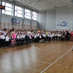 3. Uczniowie i rodzice w sali gimnastycznej SP11.JPG