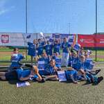 2.Klasa 3 z medalami i nagrodami po zakończeniu sportowych zmagań.jpg