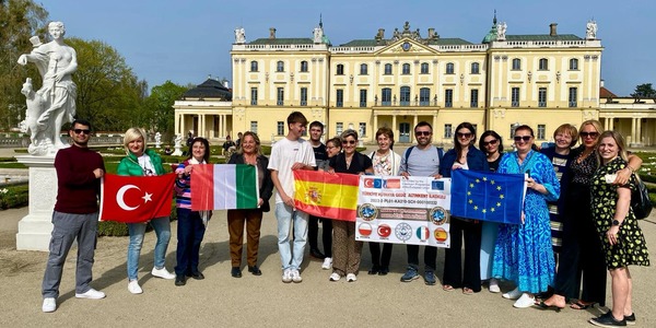 Uczestnicy projektu Erasmus podczas zwiedzania Białegostoku.jpg
