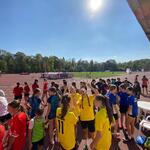 Dziewczęta startujące w  sztafeciey 4x100m.jpg