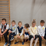 Uczniowie klas pierwszych - tuż przed uroczystym ślubowaniem_.jpg
