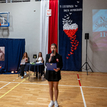 Zdjęcie nr 22 Uczennica klasy 8c podczas rectacji.jpg