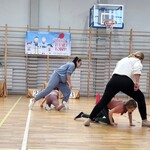 15 Dzieci i rodzice na półmetku.jpg