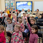 Dzieci aktywnie biorą udział w zabawach.jpg