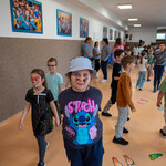 Zdjęcie nr 47. Uczniowie SP11 wykonują ćwiczenia gimnastyczne przy muzyce_.jpg