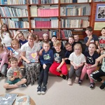14. Klasa 1c z p. K. Barszcz podczas spotkania czytelniczego..jpg